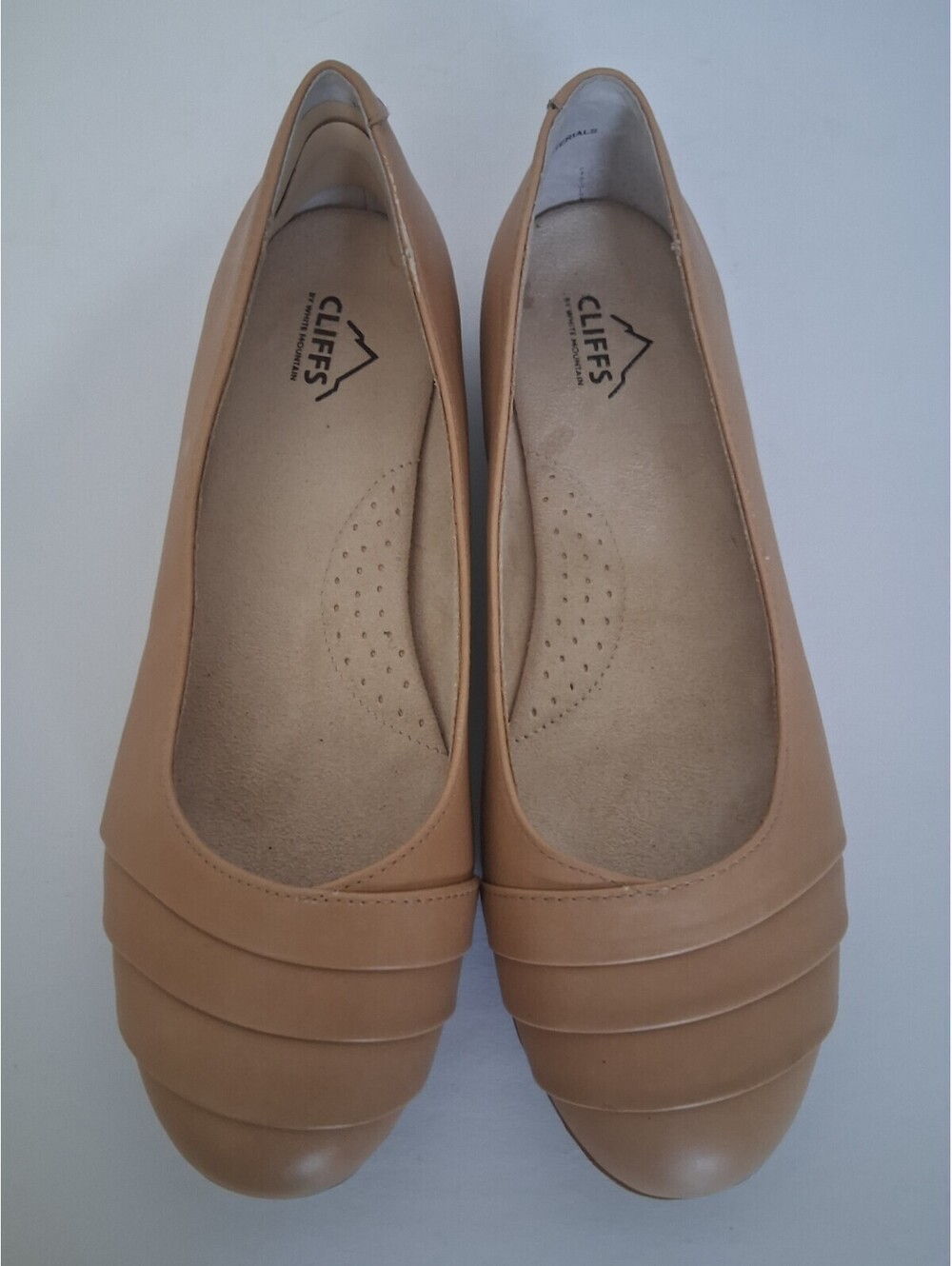 Cliffs by White Mountain Women's Beige Clara Flats/Shoes, Size 9.5M